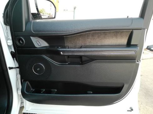 Used 2021 Ford Expedition Max Limited RWD image 21