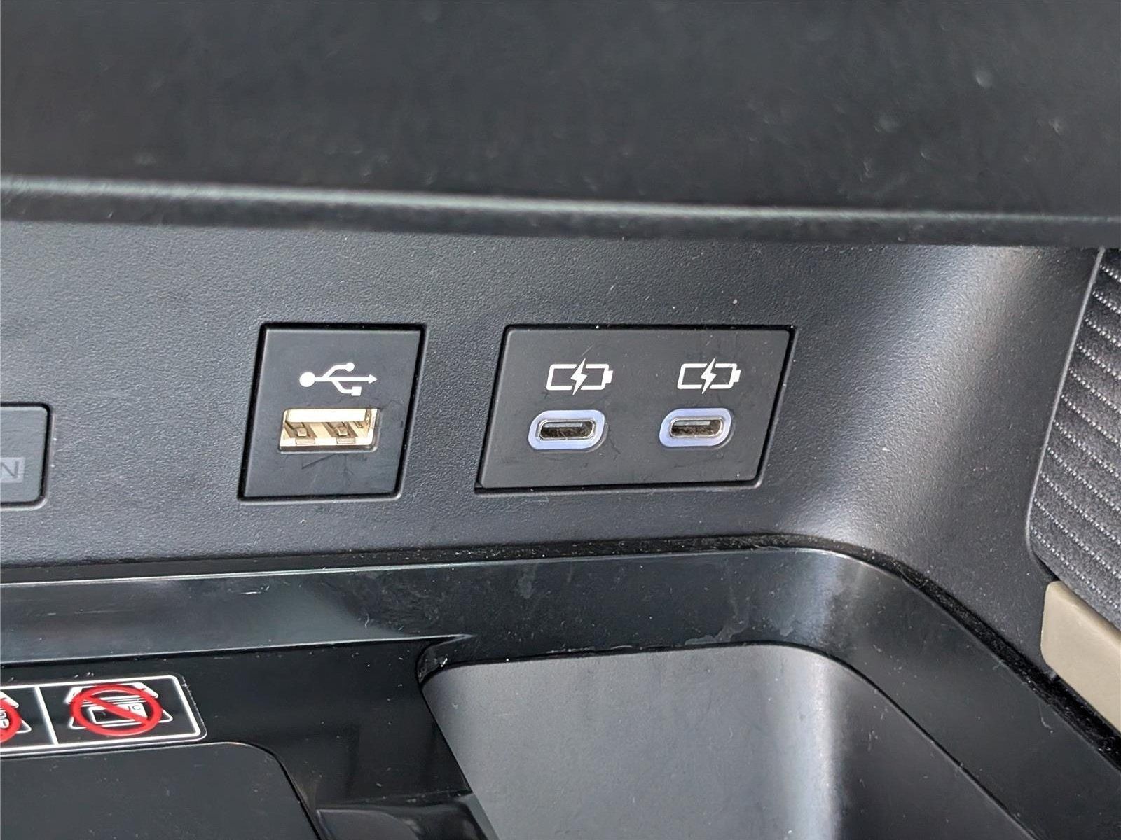 Used 2025 Toyota Camry SE w/ Convenience Package FWD image 27