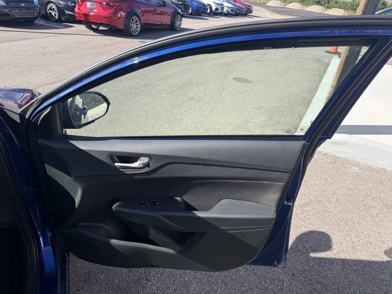 Used 2021 Hyundai Accent SE FWD image 13