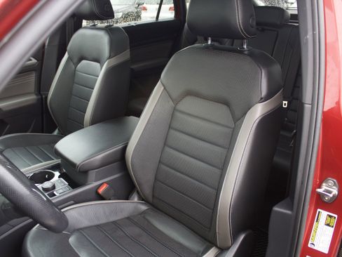 Used 2021 Volkswagen Atlas Cross Sport SEL Premium R-Line image 12