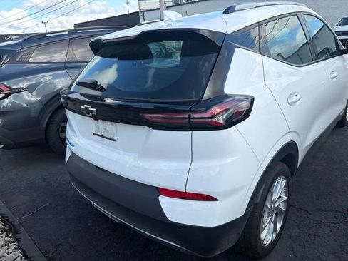 Used 2023 Chevrolet Bolt EUV LT w/ Driver Confidence Package FWD image 4
