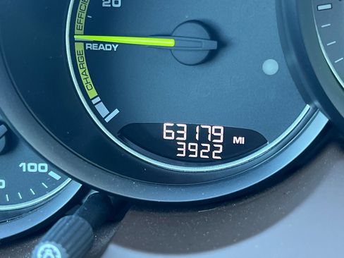 Used 2017 Porsche Cayenne S image 20