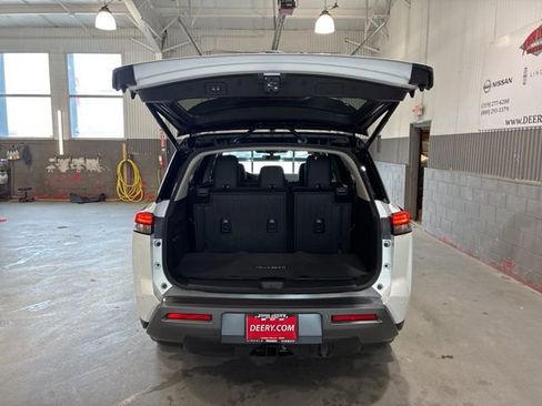 New 2026 Nissan Pathfinder Platinum image 11