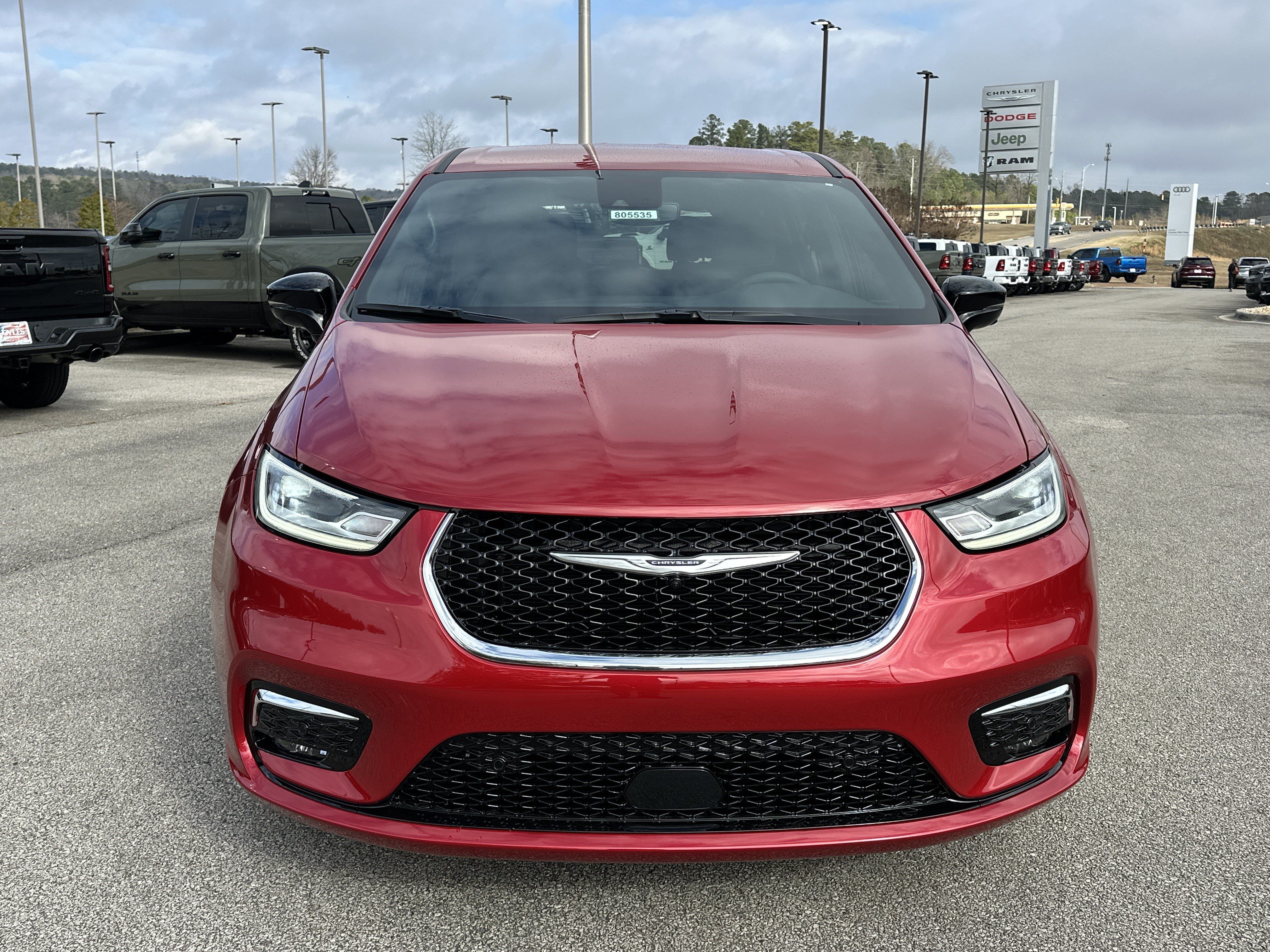 New 2026 Chrysler Pacifica Select FWD image 2