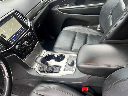 Used 2021 Jeep Grand Cherokee Limited image 15