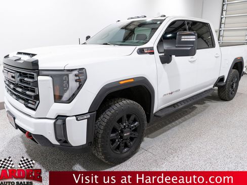 Used 2024 GMC Sierra 2500 AT4 w/ Technology Package image 2