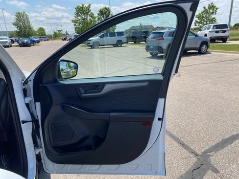 Used 2025 Ford Escape Active FWD image 29
