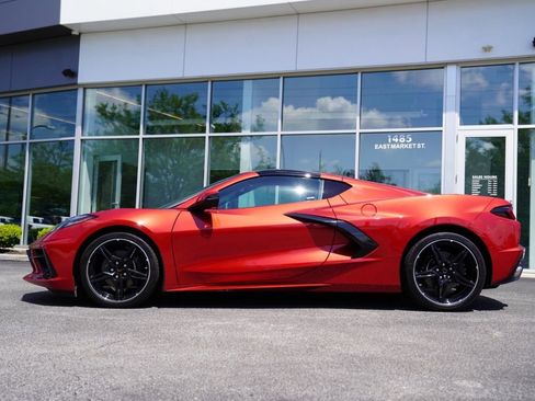 Used 2022 Chevrolet Corvette Stingray Preferred Cpe w/ Battery Protection Package RWD image 11
