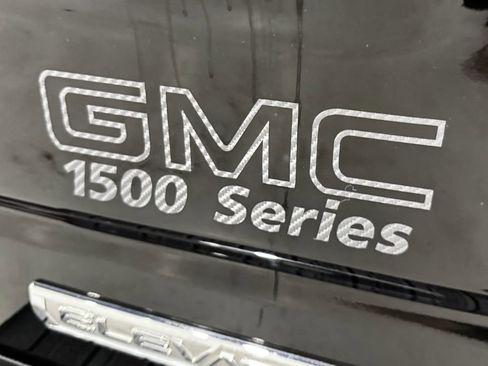 Used 2021 GMC Sierra 1500 Elevation w/ Preferred Package image 39