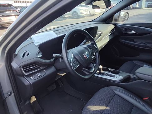 Used 2024 Buick Envista Preferred w/ Convenience I Package FWD image 7