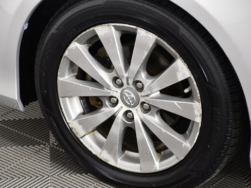 Used 2012 Toyota Avalon Limited FWD image 52