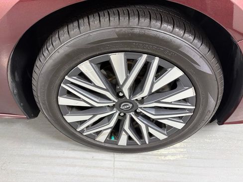 Used 2024 Nissan Altima 2.5 SV FWD image 20