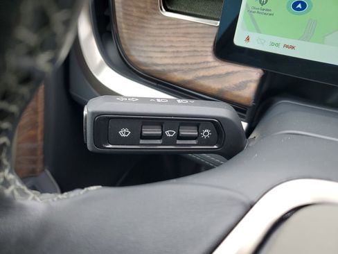 Used 2022 Rivian R1T Launch Edition image 17