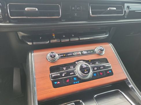 Used 2021 Lincoln Aviator Reserve w/ Equipment Group 210A AWD/4WD image 30
