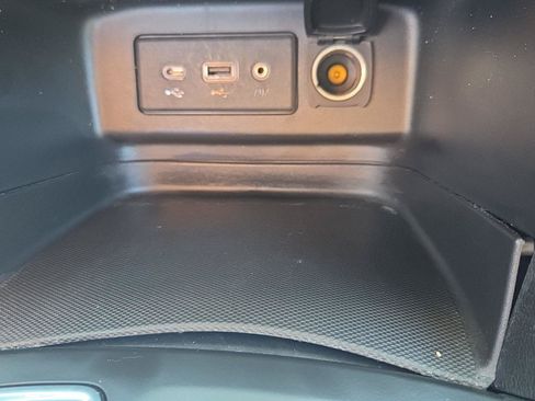 Used 2019 Chevrolet Equinox LT FWD image 16