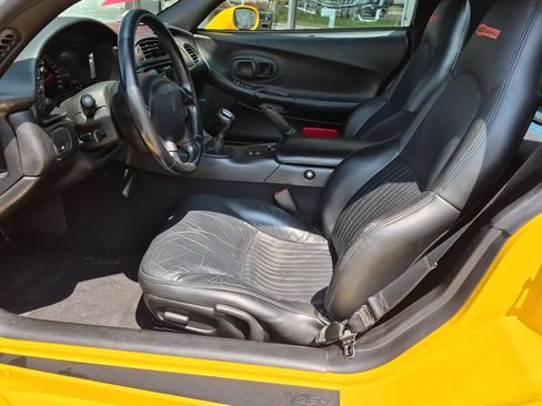 Used 2002 Chevrolet Corvette Z06 w/ Memory Pkg RWD image 15