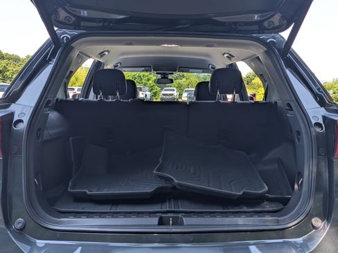 Used 2020 Chevrolet Equinox LT FWD image 17