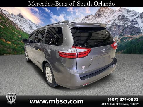 Used 2017 Toyota Sienna XLE w/ XLE Navigation Package FWD image 18