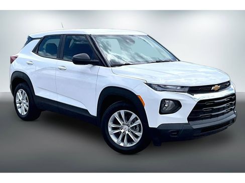 Used 2022 Chevrolet TrailBlazer LS FWD image 3