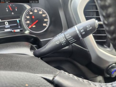 Used 2018 GMC Acadia SLT image 39