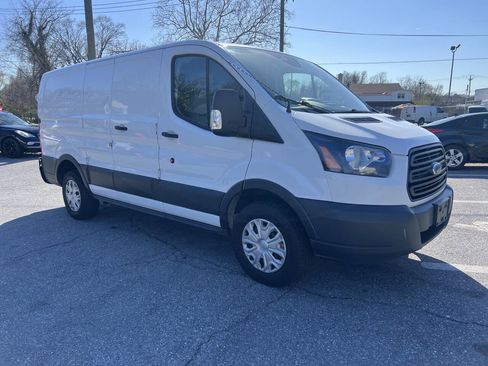 Used 2018 Ford Transit 250 130 Low Roof image 4