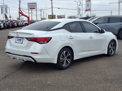 Used 2022 Nissan Sentra SV w/ Lighting Package image 7