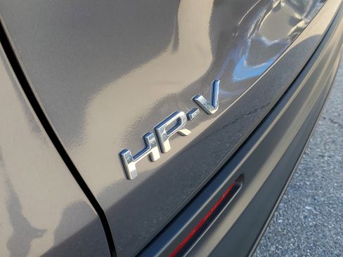Used 2023 Honda HR-V LX image 12