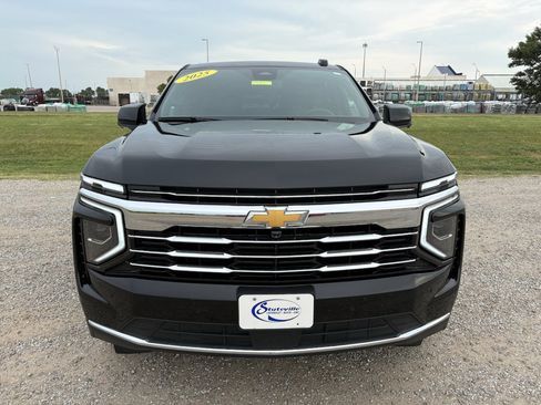 Used 2025 Chevrolet Tahoe LT RWD image 2