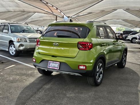 Used 2021 Hyundai Venue SEL FWD image 5