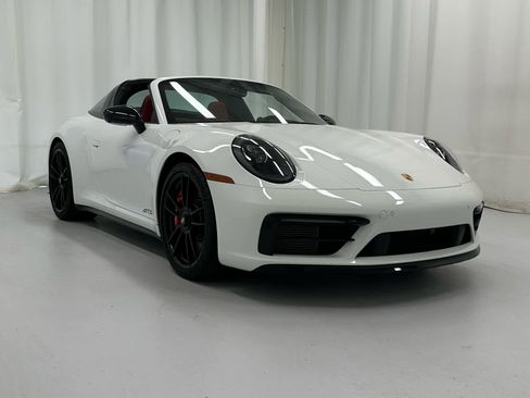 Used 2022 Porsche 911 AWD/4WD image 2