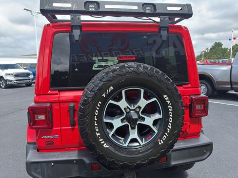 Used 2021 Jeep Wrangler Unlimited Sahara w/ Cold Weather Group AWD/4WD image 7