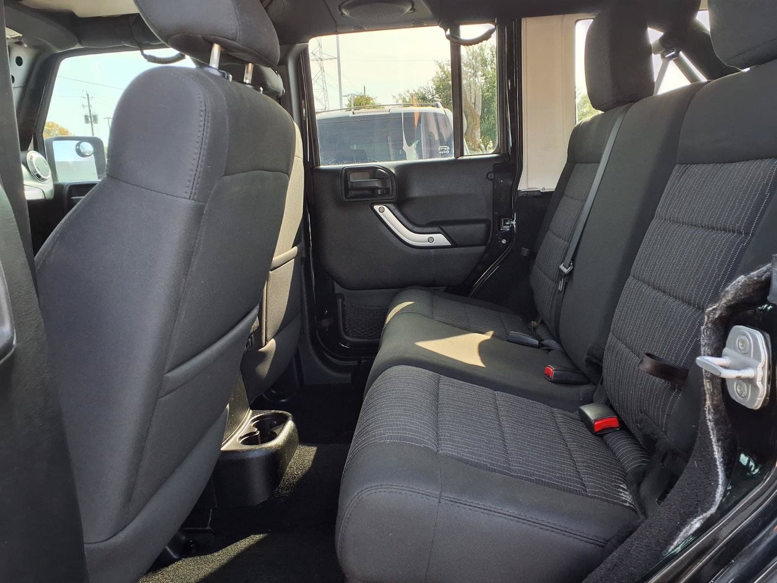 Used 2012 Jeep Wrangler Unlimited Sahara w/ Connectivity Group AWD/4WD image 17