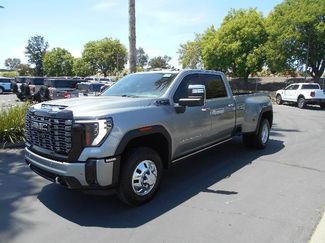 Used 2025 GMC Sierra 3500 Denali Ultimate AWD/4WD video 1