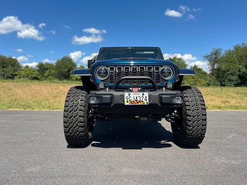 Used 2024 Jeep Wrangler Unlimited Rubicon 392 AWD/4WD image 3