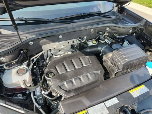 Used 2024 Volkswagen Atlas Cross Sport SE FWD image 15