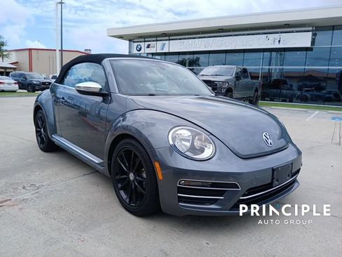 Used 2019 Volkswagen Beetle 2.0T SE FWD image 1