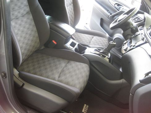 Used 2021 Nissan Rogue Sport SV FWD image 34