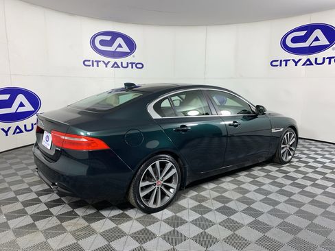 Used 2017 Jaguar XE Prestige image 3