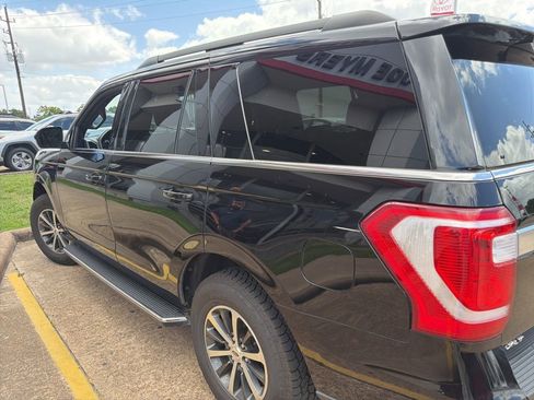 Used 2021 Ford Expedition XLT RWD image 6