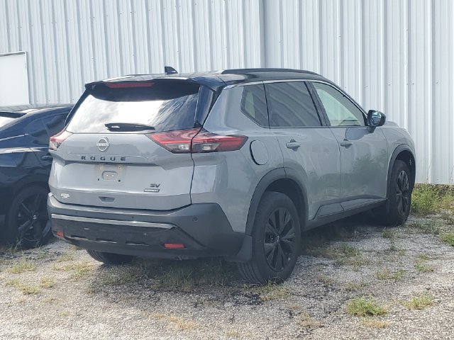 Used 2023 Nissan Rogue SV w/ SV Premium B Package FWD image 4