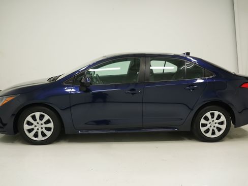 Used 2023 Toyota Corolla LE FWD image 7