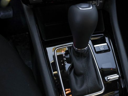 New 2026 Jeep Compass Latitude image 17