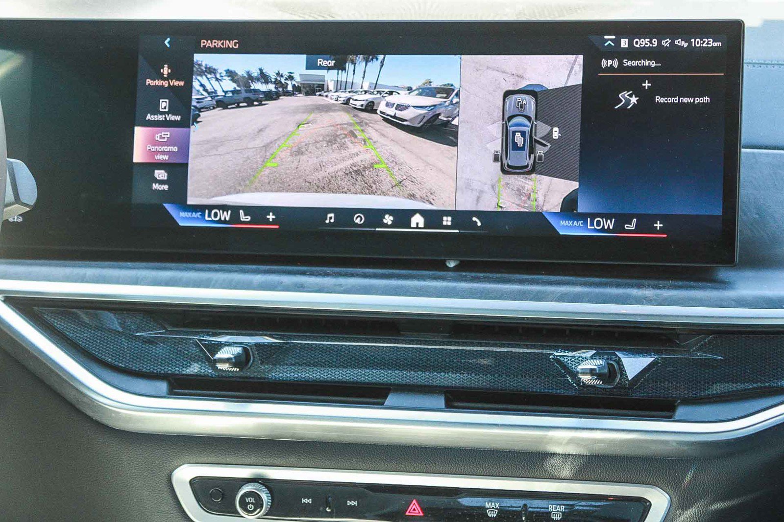 Used 2025 BMW X5 xDrive40i w/ Executive Package AWD/4WD image 14