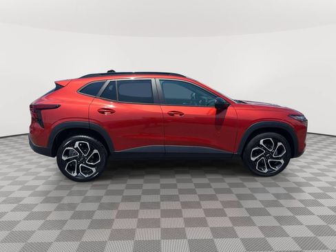 Used 2024 Chevrolet Trax RS w/ Driver Confidence Package FWD image 4