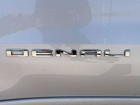 Used 2024 GMC Sierra 1500 Denali w/ Denali Reserve Package AWD/4WD image 11