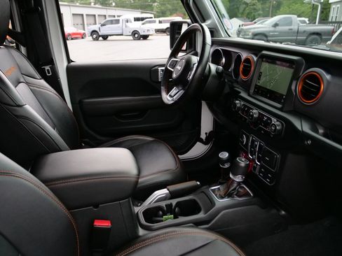 Used 2023 Jeep Gladiator Mojave w/ Cold Weather Group AWD/4WD image 42