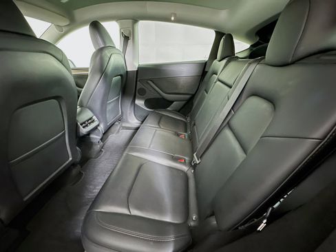 Used 2023 Tesla Model Y Long Range image 27