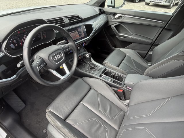 Used 2022 Audi Q3 2.0T Premium Plus AWD/4WD image 24