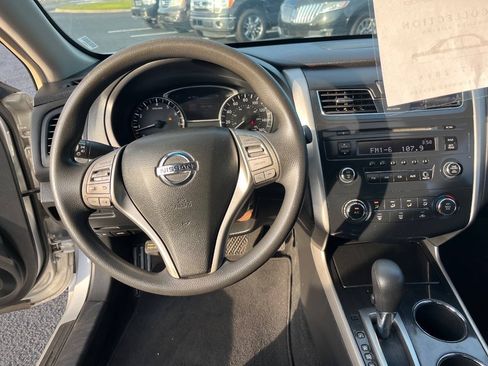 Used 2013 Nissan Altima 2.5 S FWD image 15