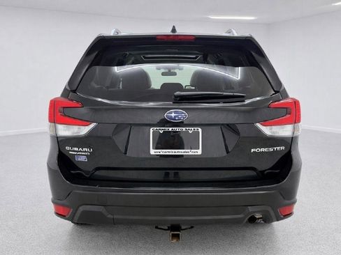 Used 2019 Subaru Forester Premium w/ All-Weather Package AWD/4WD image 4